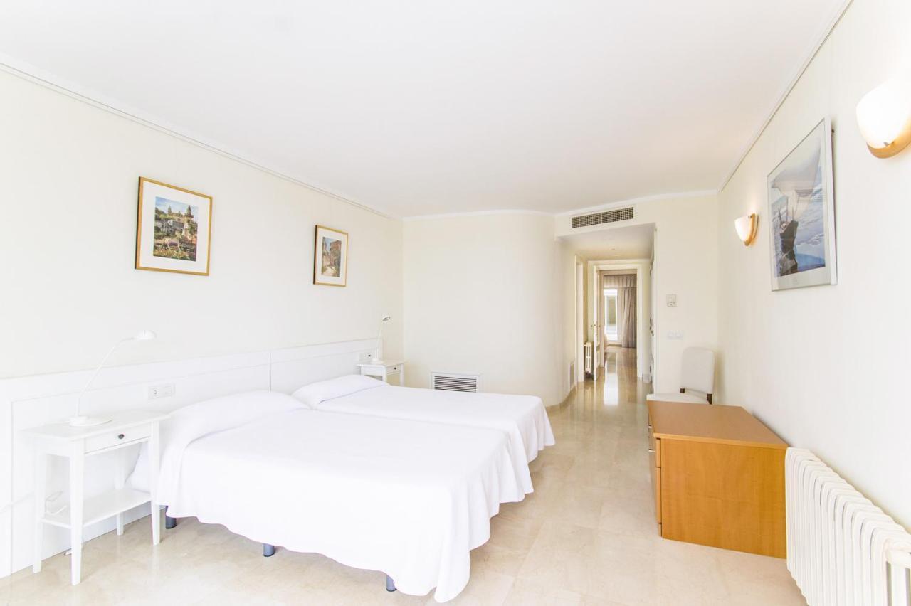 Seafront Ap Acuario Apartment Port de Pollenca Bagian luar foto
