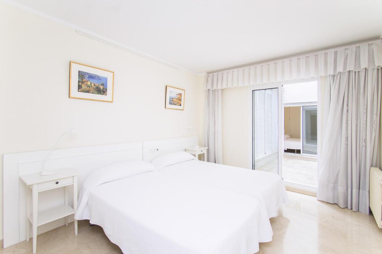 Seafront Ap Acuario Apartment Port de Pollenca Bagian luar foto
