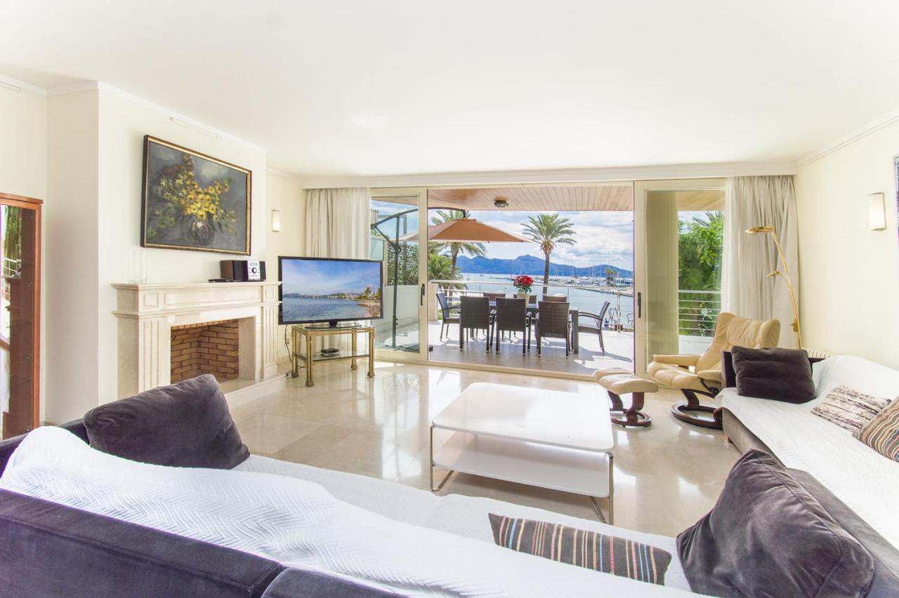Seafront Ap Acuario Apartment Port de Pollenca Bagian luar foto